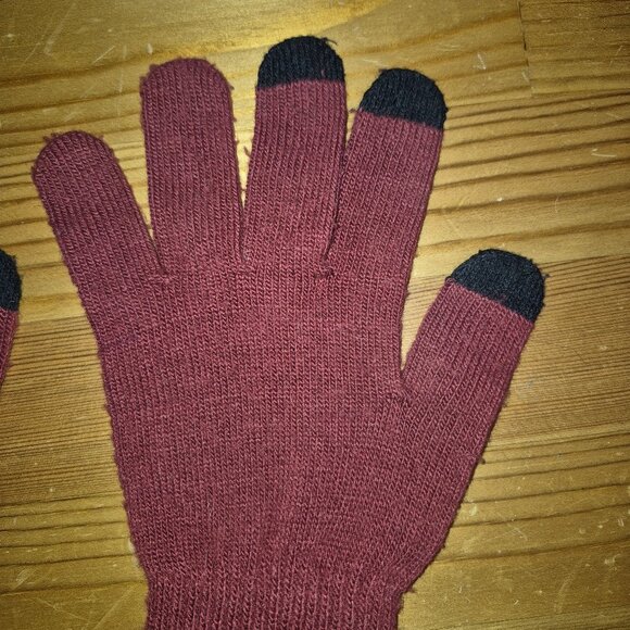 Lot of 2 pairs of thing gloves **FREE WITH PURCHASE** - Picture 2 of 3